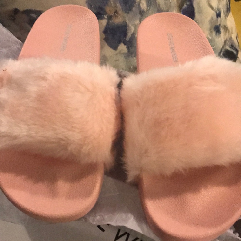 Steve Madden slippers
